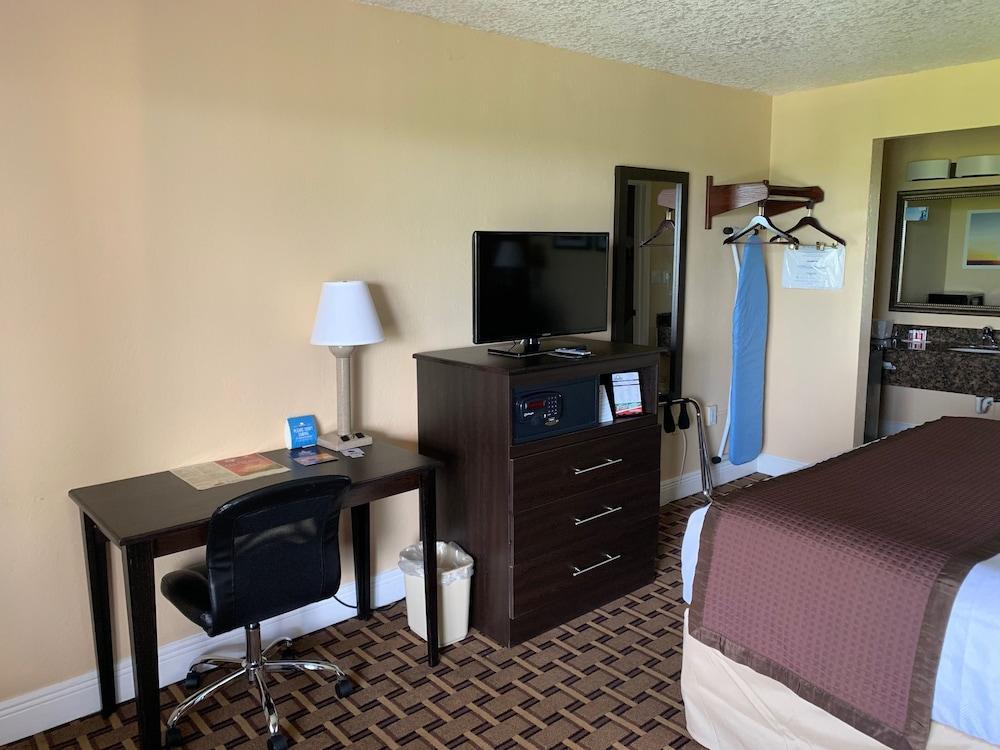 Days Inn By Wyndham Fort Lauderdale-Oakland Park Airport N Wilton Manors Ngoại thất bức ảnh