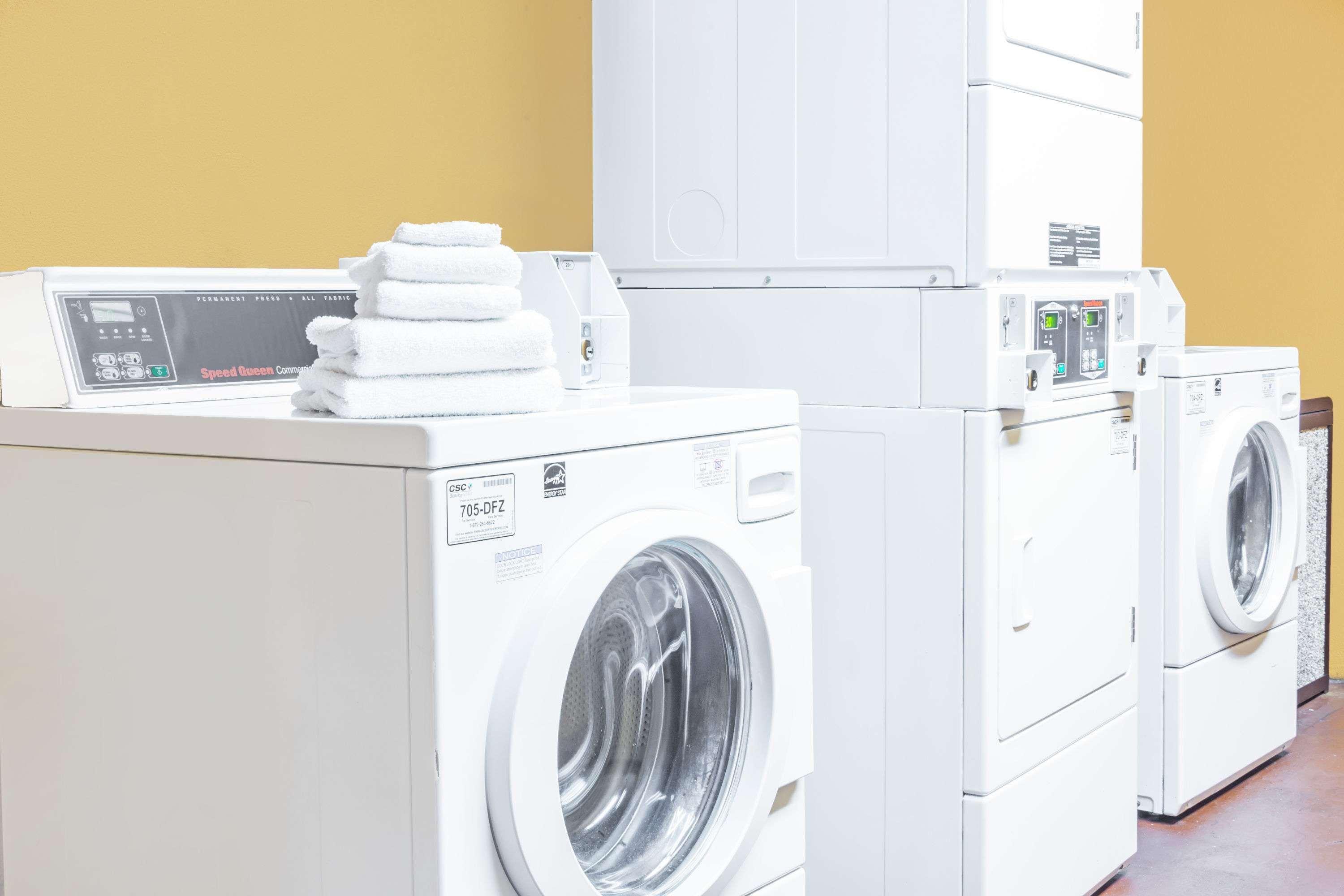 Days Inn By Wyndham Fort Lauderdale-Oakland Park Airport N Wilton Manors Ngoại thất bức ảnh