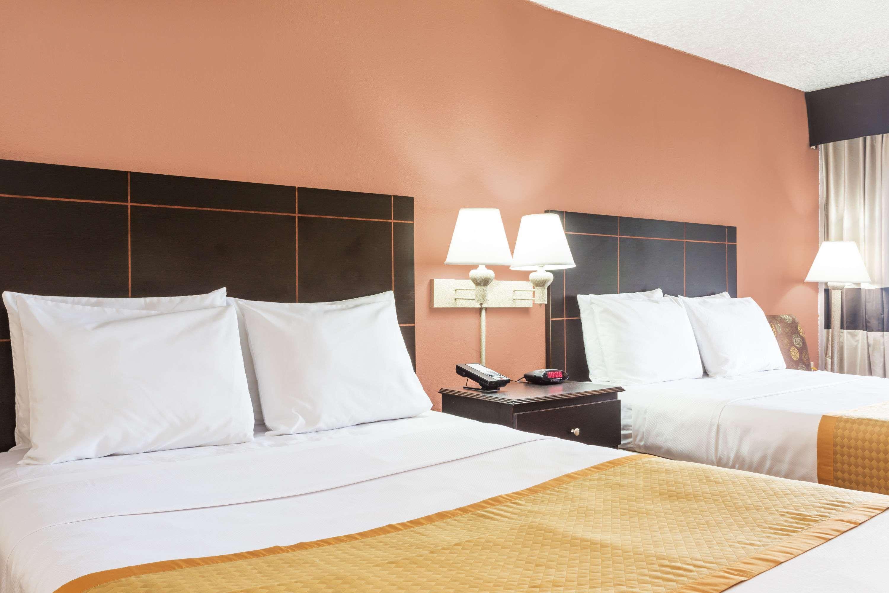 Days Inn By Wyndham Fort Lauderdale-Oakland Park Airport N Wilton Manors Ngoại thất bức ảnh