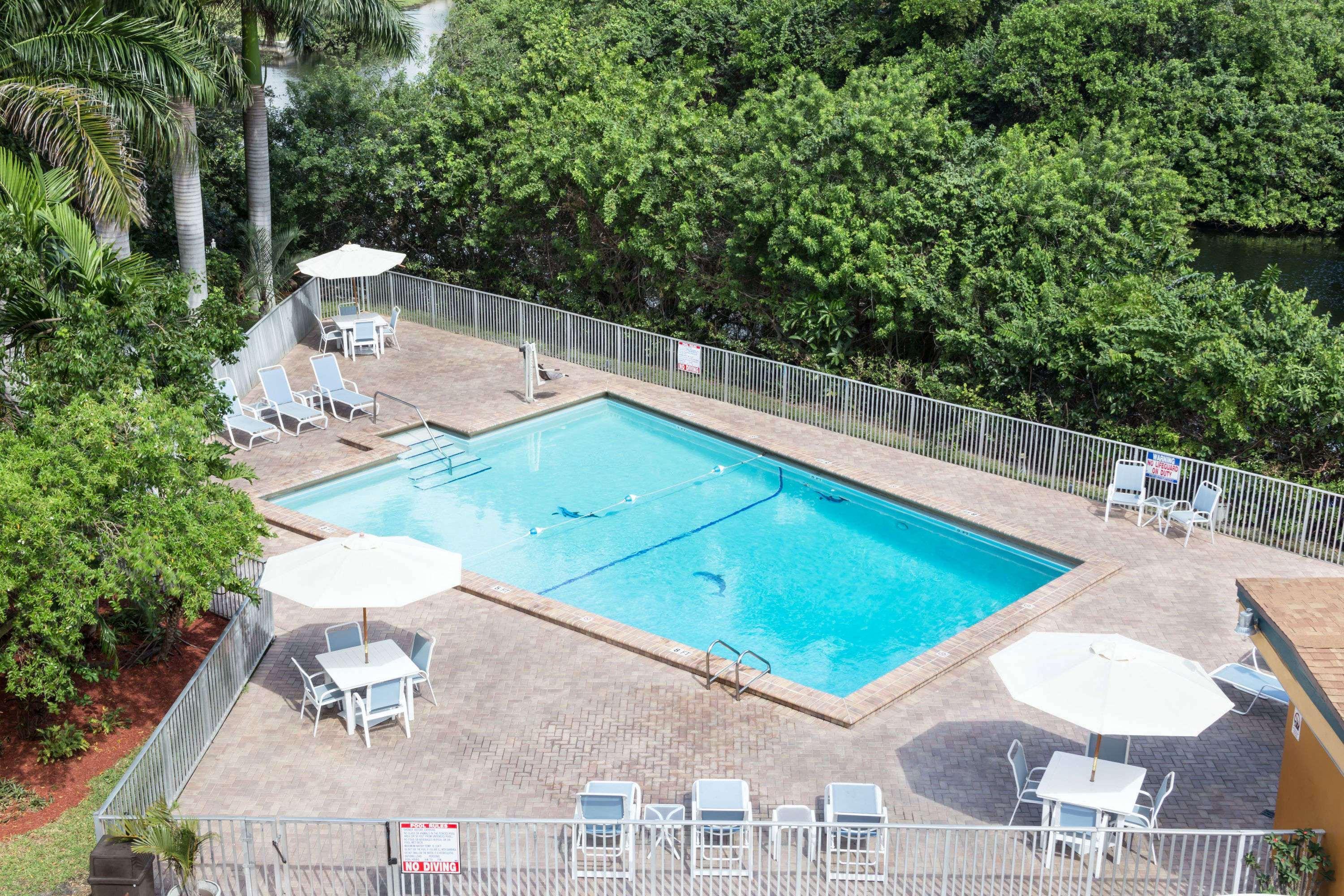 Days Inn By Wyndham Fort Lauderdale-Oakland Park Airport N Wilton Manors Ngoại thất bức ảnh