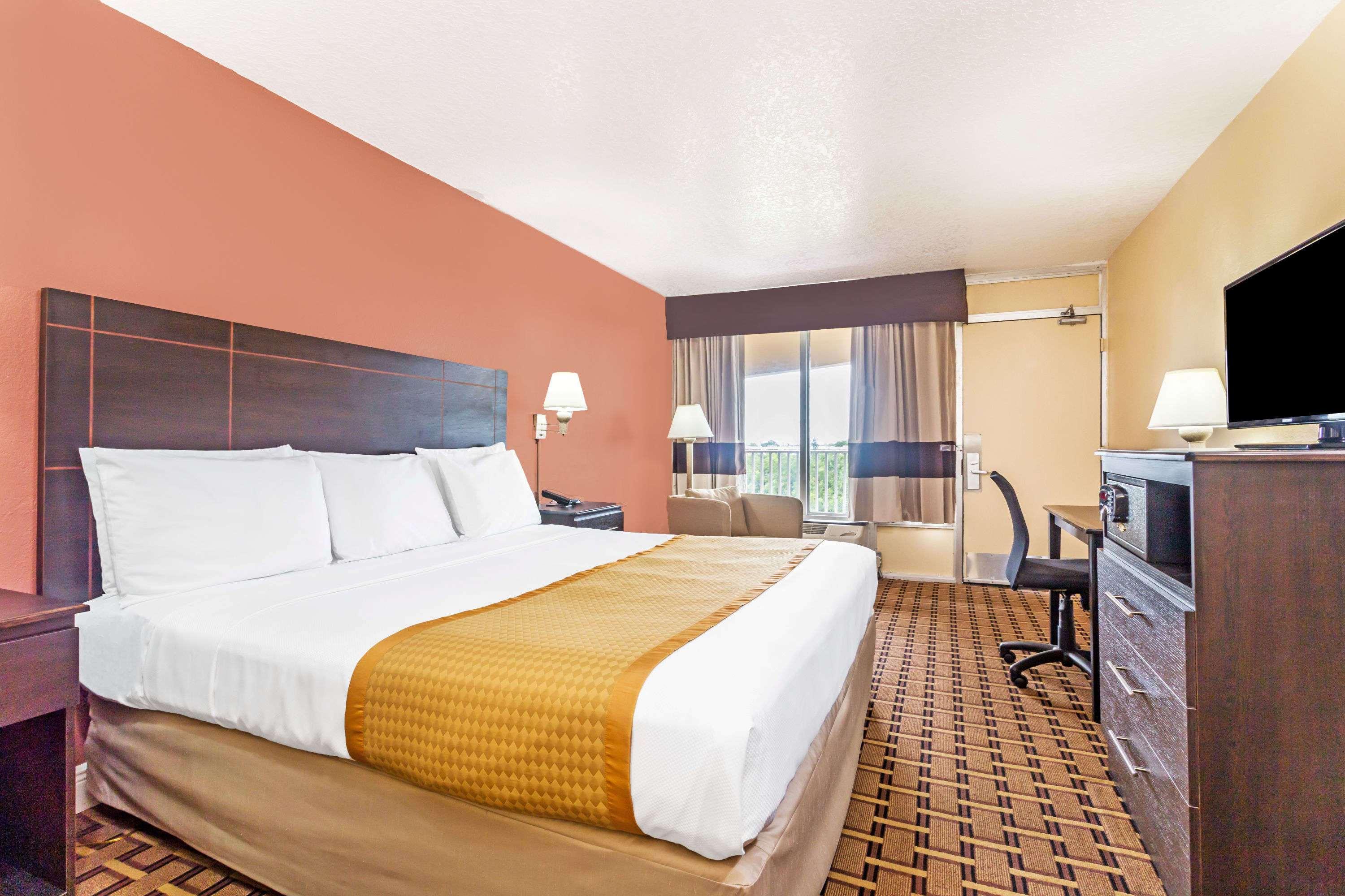 Days Inn By Wyndham Fort Lauderdale-Oakland Park Airport N Wilton Manors Ngoại thất bức ảnh