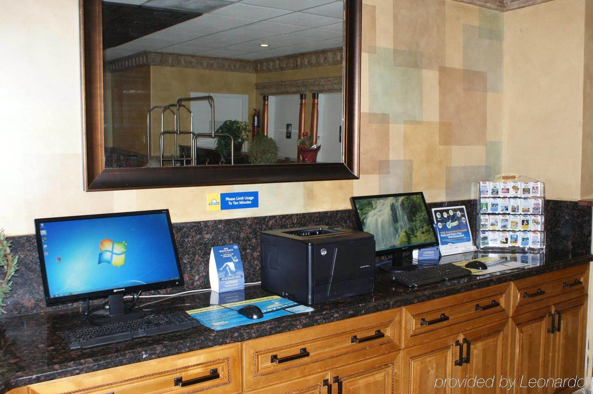 Days Inn By Wyndham Fort Lauderdale-Oakland Park Airport N Wilton Manors Ngoại thất bức ảnh
