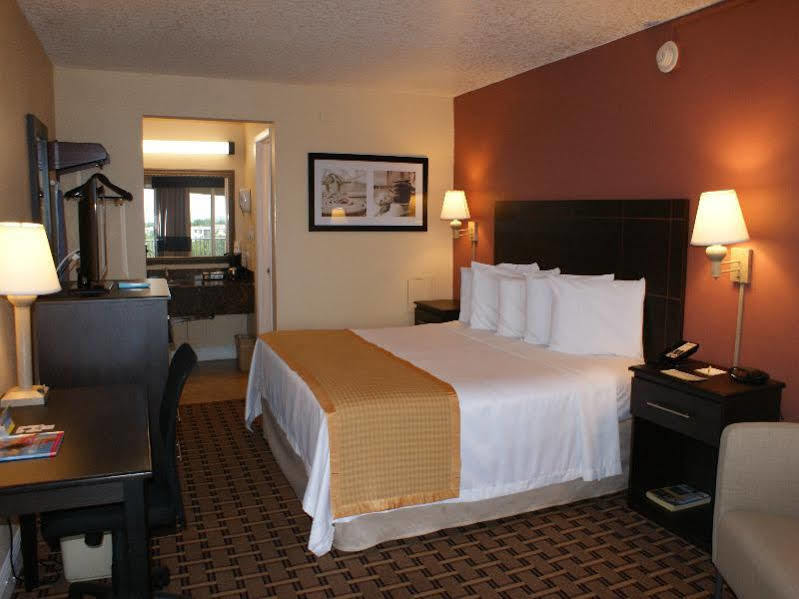 Days Inn By Wyndham Fort Lauderdale-Oakland Park Airport N Wilton Manors Ngoại thất bức ảnh