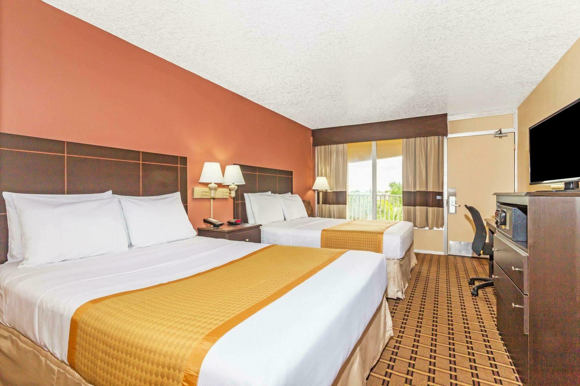 Days Inn By Wyndham Fort Lauderdale-Oakland Park Airport N Wilton Manors Ngoại thất bức ảnh